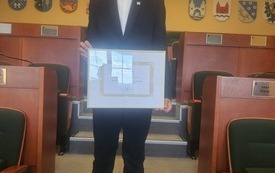 Miłosz Kostyra z kl. 8b podczas pierwszej sesji Młodzieżowego Sejmiku Wojew&oacute;dztwa Warmińsko-Mazurskiego, Olsztyn 23 czerwca 2026 r.