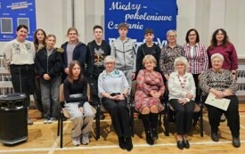Czytający podczas Międzypokoleniowego Czytania Fantastyki, Pasłęk 17 grudnia 2025 r.